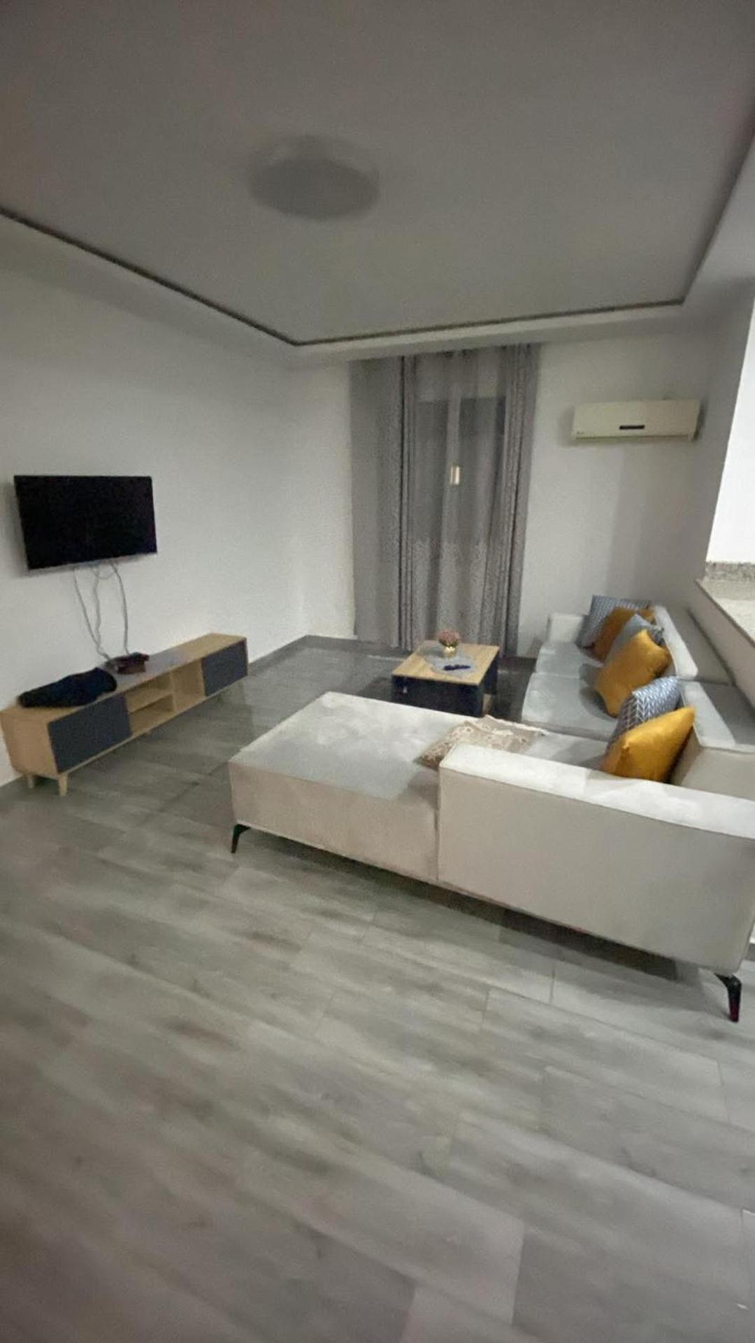 Kadisia Apartment *